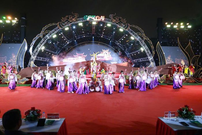 Hà Nội có hệ thống di sản phong phú với các di tích lịch sử, công trình kiến trúc, phố cổ, làng nghề, lễ hội và nhiều loại hình di sản văn hóa phi vật thể. Đây là nguồn tài nguyên đặc biệt để phát triển các sản phẩm văn hóa, du lịch có chiều sâu. Ảnh: Quang Thái