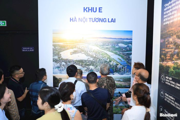 Qua đó, Hà Nội muốn gửi đi thông điệp mạnh mẽ về khát vọng phát triển, đồng thời đưa ra lời mời gọi hợp tác chân thành tới cộng đồng doanh nghiệp và các nhà đầu tư trong nước cũng như quốc tế, để cùng chung tay kiến tạo một đô thị thông minh, bền vững.