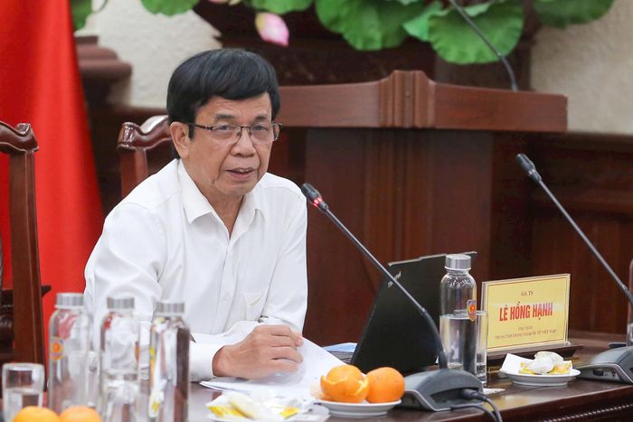 Đại biểu thảo luận trực tiếp tại điểm cầu Bộ Tư pháp. Ảnh: Khánh Huy