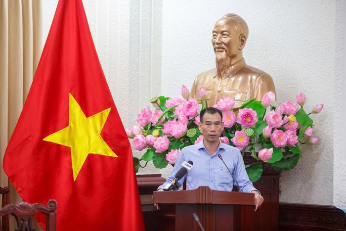 Đồng chí Trương Thế Côn, Tổng Biên tập Tạp chí Dân chủ và Pháp luật phát biểu tại hội thảo. Ảnh: Khánh Huy