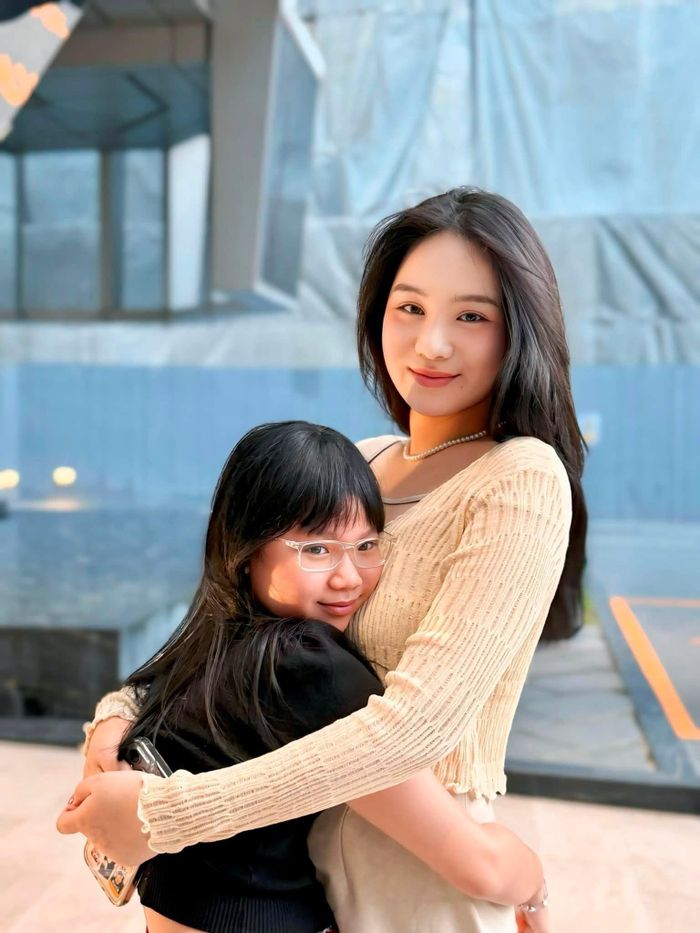 Trịnh Kim Chi chia sẻ từng khoảnh khắc đáng yêu của con gái lớn - Võ Trịnh Khánh Ngân.