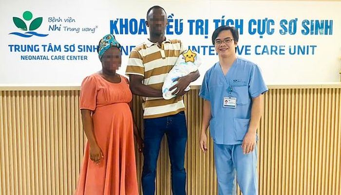 Trẻ được xuất viện sau 7 ngày điều trị tại bệnh viện. Ảnh: BVCC.