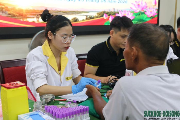 Mỗi mẫu ADN được thu nhận không chỉ là dữ liệu phục vụ giám định mà còn gửi gắm niềm hy vọng của nhiều gia đình trên hành trình tìm lại tên tuổi cho những liệt sĩ chưa xác định được danh tính.