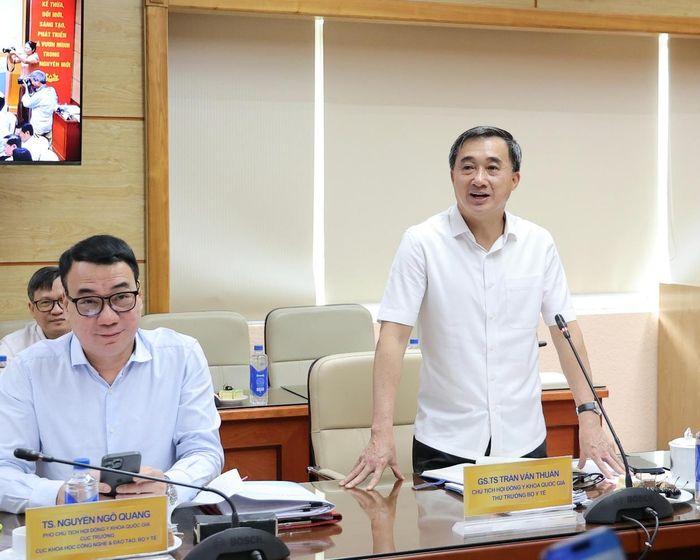 GS.TS Trần Văn Thuấn - Thứ trưởng Bộ Y tế, Chủ tịch Hội đồng Y khoa Quốc gia phát biểu.