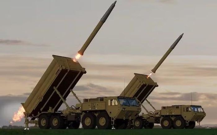 Việc nghiên cứu chế tạo các tên lửa hành trình cho Ukraine bắt đầu vào tháng 11/2024 giữa bối cảnh chậm trễ trong quá trình giao hàng đối với tên lửa ATACMS của Mỹ và cả Storm Shadow.