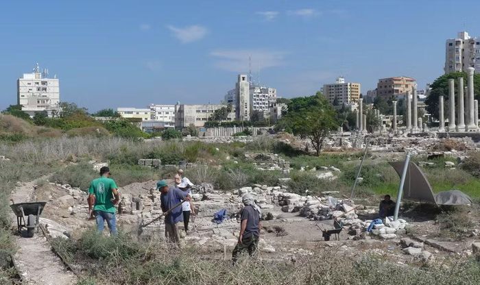 Nhiều người dân đã rời khỏi khu vực sau khi truyền thông Lebanon cảnh báo Israel có thể tiến hành vụ nổ.