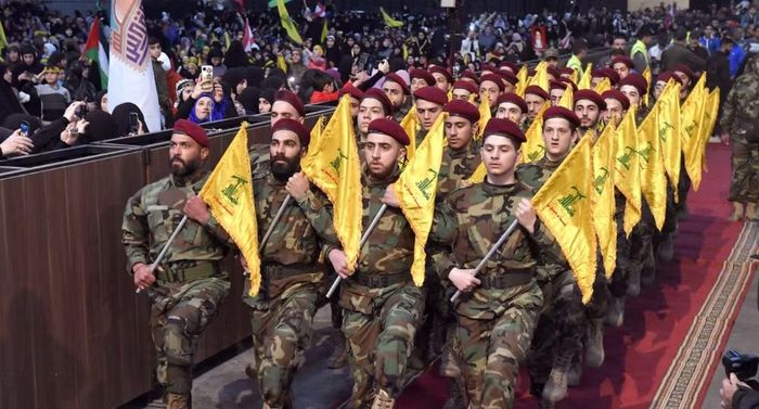 Hezbollah cùng ngày ra tuyên bố khẳng định vẫn duy trì quyền tự vệ trước các cuộc tấn công của Israel, đồng thời cáo buộc Tel Aviv vi phạm nghiêm trọng thỏa thuận ngừng bắn và khuôn khổ hòa bình do Mỹ làm trung gian.