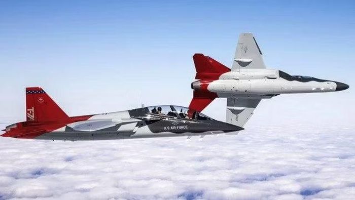 Hiện tượng này, kèm theo rung lắc (dao động cấu trúc), đã buộc các kỹ sư của Boeing phải chỉnh sửa đáng kể phần mềm điều khiển để ổn định hoạt động của máy bay.