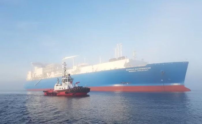 Thời gian gần đây, Moskva còn triển khai tàu chiến hộ tống một số tàu thương mại khi đi qua eo biển Manche. Ngày 16/6, hộ vệ hạm Đô đốc Grigorovich đã nổ súng cảnh cáo một du thuyền của Anh với lý do tiếp cận quá gần.