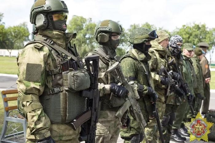 "Có những trạm tiếp sóng ở các khu vực giáp biên giới với Ukraine đang nhắm bắn vào chúng ta. Một tuần có đủ để gỡ bỏ, vô hiệu hóa chúng không? Nếu không, chúng ta sẽ tự làm", thông điệp nói rõ.