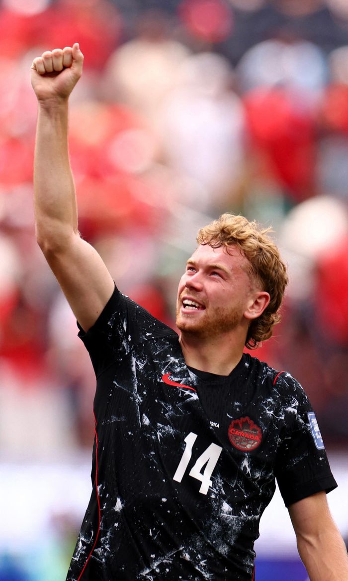 Canada nâng tổng số bàn tại World Cup 2026 lên 9 sau chiến thắng 1-0 trước Nam Phi ở vòng 32 đội. Bàn thắng muộn của Stephen Eustáquio không chỉ giúp đội chủ nhà đi tiếp mà còn đưa họ chen vào nhóm đội ghi bàn nhiều nhất giải.