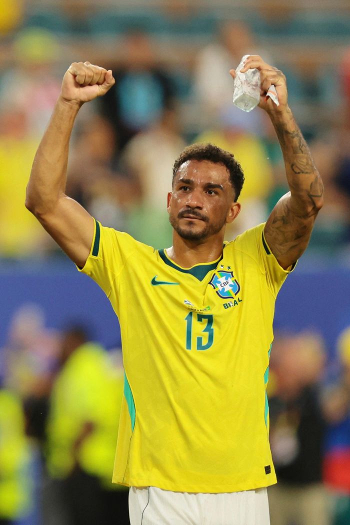 Brazil vẫn là một trong những hàng công được chú ý nhất giải. Dù chưa bùng nổ ở mọi trận, đội bóng Nam Mỹ có nhiều cá nhân đủ khả năng tạo khác biệt.