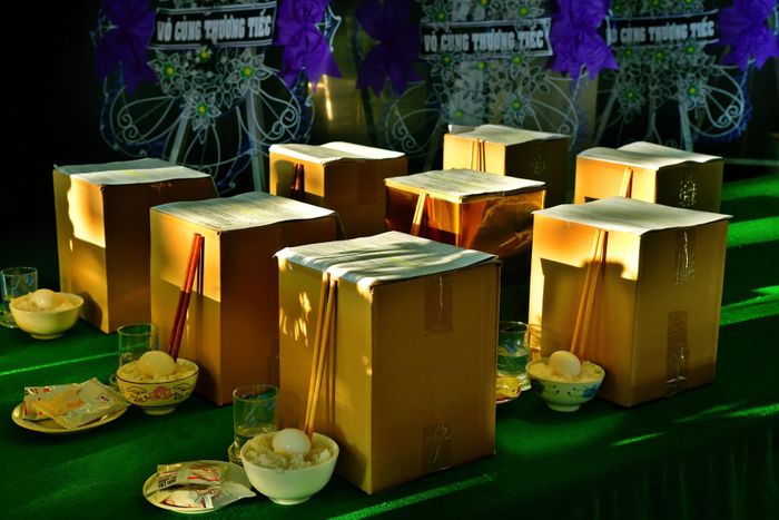  Hộp đựng tro cốt của người đã mất trong giai đoạn dịch bệnh bùng phát tại TP.HCM. 