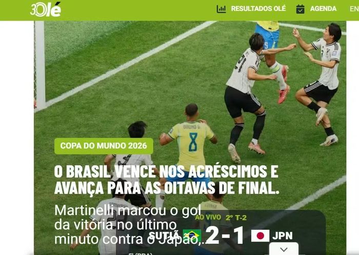  Bàn thắng ở phút 90+6 của Gabriel Martinelli giúp Brazil giành chiến thắng nghẹt thở 2-1. Tờ Olé của Argentina đưa tin về hành trình giành chiến thắng và giành vé đi tiếp của Brazil. 