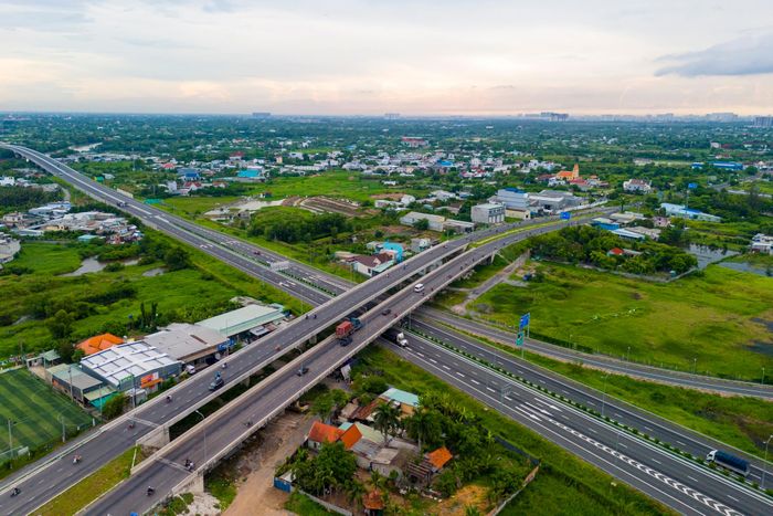  Việc đầu tư hoàn chỉnh nút giao này được đánh giá là cấp thiết nhằm bảo đảm kết nối đồng bộ, phát huy hiệu quả khai thác toàn tuyến. 