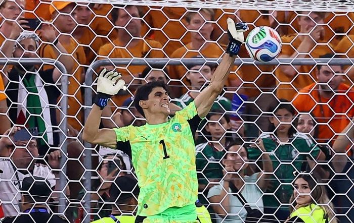  Bono bắt penalty quá xuất sắc. 