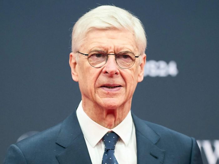  Arsène Wenger và ủy ban kỹ thuật FIFA đánh giá World Cup 2026 đang có thời lượng bóng lăn cao hơn nhiều giải đấu lớn. 