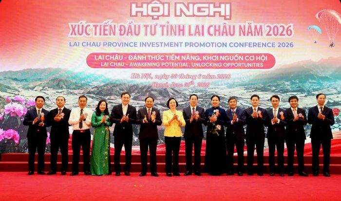 Phó Thủ tướng Chính phủ Phạm Thị Thanh Trà, Bí thư Tỉnh ủy Lai Châu Lê Minh Ngân và các đại biểu, nhà đầu tư dự Hội nghị