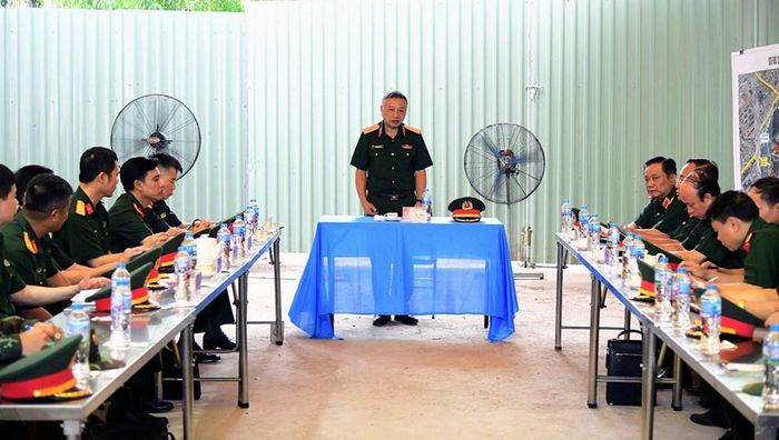 Thượng tướng Lê Quang Minh phát biểu chỉ đạo tại buổi kiểm tra
