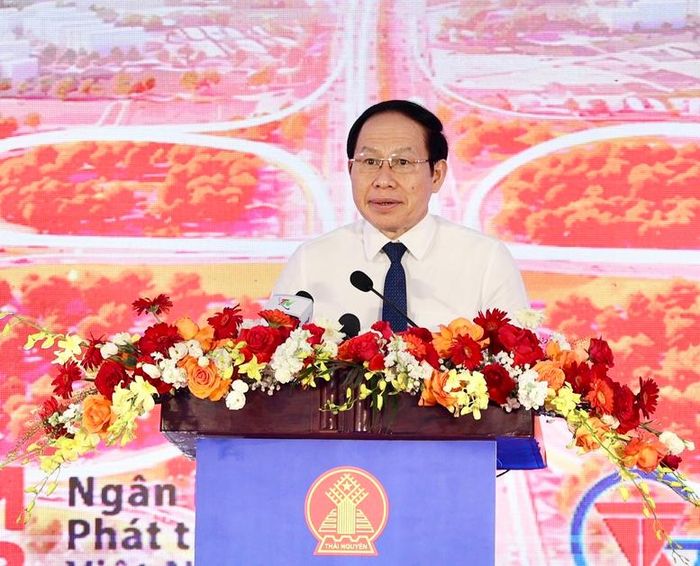 Phó Thủ tướng Lê Tiến Châu tuyên bố khởi công Dự án đầu tư xây dựng hoàn chỉnh cao tốc CT.07 đoạn Hà Nội - Thái Nguyên - Chợ Mới - Ảnh: VGP/Thu Sa