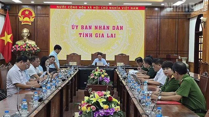 Quang cảnh cuộc họp.