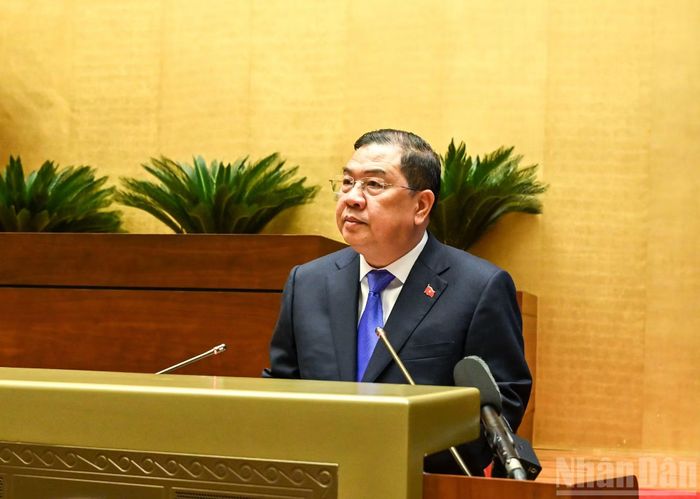 Phó Thủ tướng Thường trực Chính phủ Phạm Gia Túc truyền đạt nội dung cơ bản Nghị quyết số 10-NQ/TW ngày 8/6/2026 của Bộ Chính trị về phát triển kinh tế có vốn đầu tư nước ngoài. (Ảnh: DUY LINH)