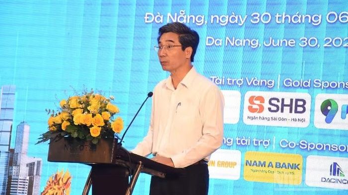 Ông Trần Chí Cường, Phó chủ tịch Ủy ban nhân dân thành phố Đà Nẵng phát biểu tại hội thảo.