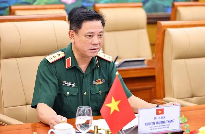 Thượng tướng Nguyễn Trường Thắng, Ủy viên Trung ương Đảng, Thứ trưởng Quốc phòng phát biểu tại hội đàm. (Ảnh: ĐỨC VŨ)