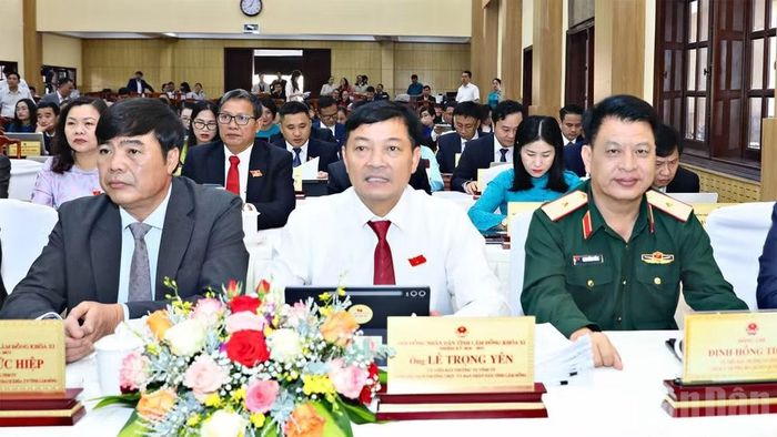Đại biểu tham dự kỳ họp.