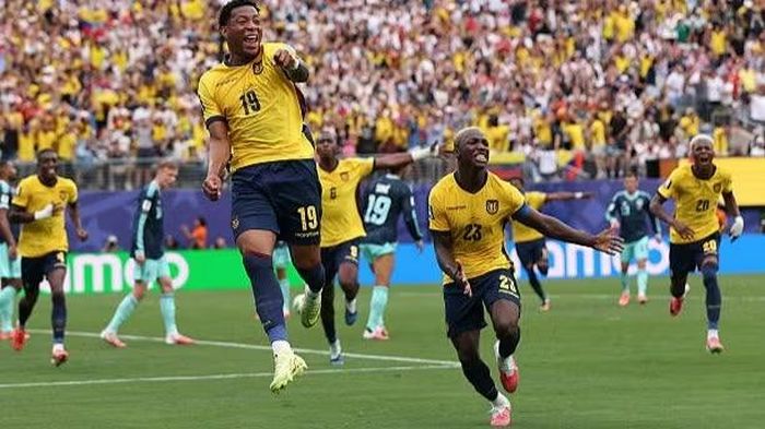 Các cầu thủ Ecuador ăn mừng đầy cảm xúc sau khi ghi bàn thắng vào lưới đội tuyển Đức tại lượt trận cuối vòng bảng World Cup 2026. (Ảnh: FIFA)