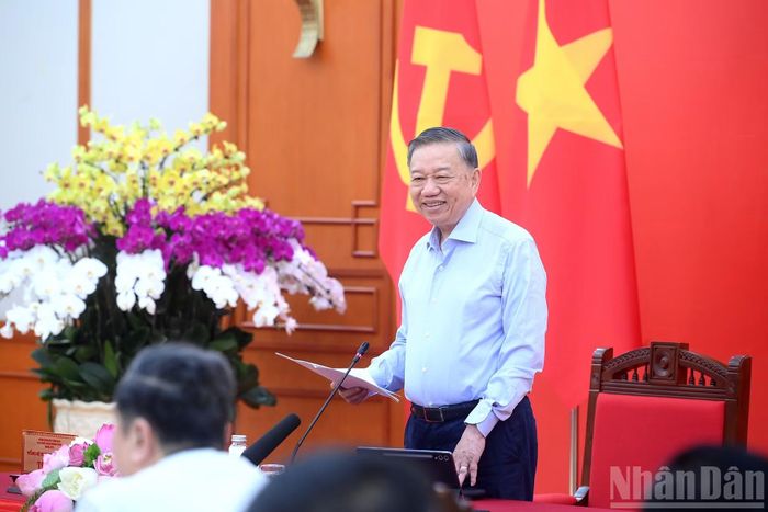 Tổng Bí thư, Chủ tịch nước Tô Lâm phát biểu kết luận phiên họp.