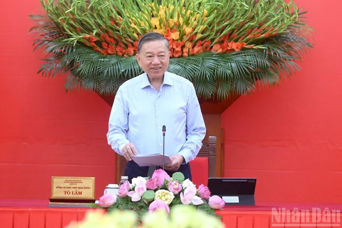 Tổng Bí thư, Chủ tịch nước Tô Lâm phát biểu chỉ đạo phiên họp.
