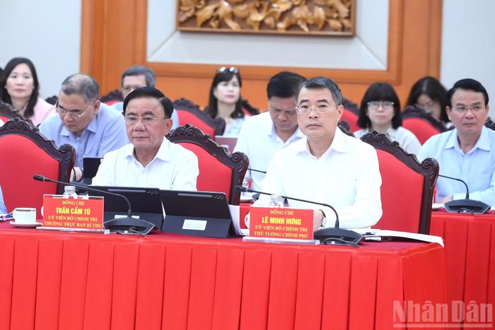  Thủ tướng Chính phủ Lê Minh Hưng, Thường trực Ban Bí thư Trần Cẩm Tú và các đại biểu tham dự phiên họp. 