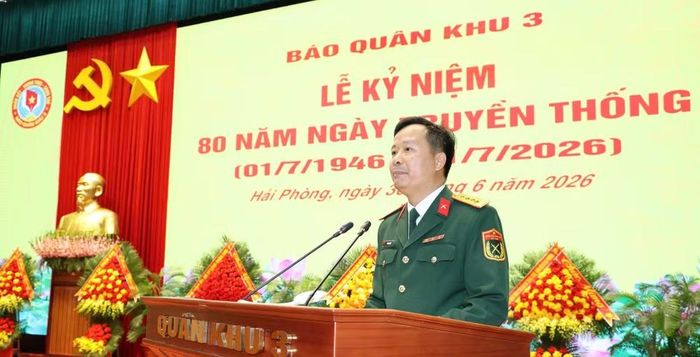 Đại tá Lê Minh Thiện, Tổng biên tập Báo Quân khu 3 đọc diễn văn kỷ niệm.
