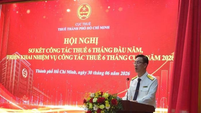 Ông Đoàn Minh Dũng, Trưởng Thuế Thành phố Hồ Chí Minh báo cáo kết quả 6 tháng đầu năm 2026.