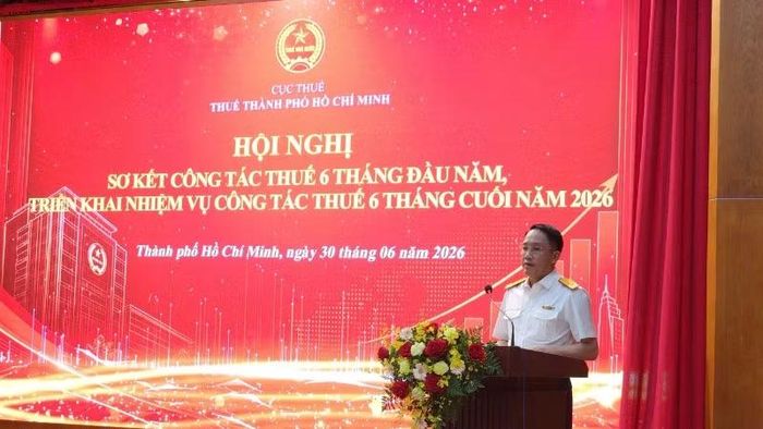 Ông Mai Sơn, Phó Cục trưởng Cục Thuế phát biểu ý kiến chỉ đạo tại hội nghị.