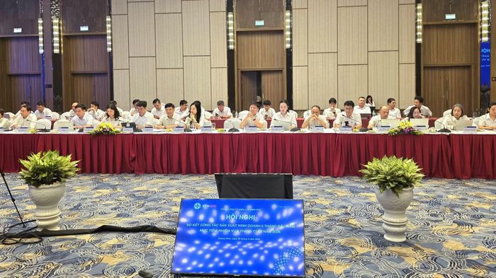 Theo báo cáo tại hội nghị, trong 6 tháng đầu năm, Tổng Công ty điện lực miền Bắc tiếp nhận 58,37 tỷ kWh từ hệ thống điện quốc gia để cung cấp cho khách hàng.