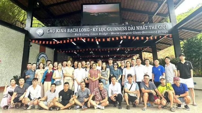 Những chương trình phúc lợi, các kỳ nghỉ cao cấp, điều dưỡng định kỳ cho người lao động.