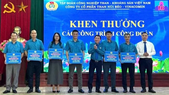 Công ty Cổ phần Than Núi Béo khen thưởng cán bộ, công nhân và các công trình Công đoàn tiêu biểu trong Tháng Công nhân 2026.