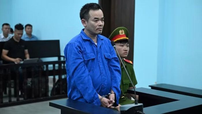 Bị cáo Đinh Văn Long tại tòa.