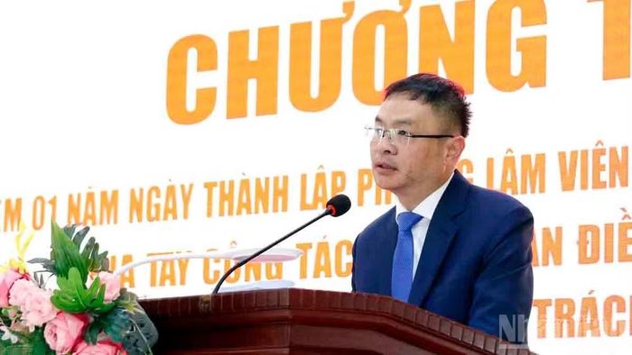 Bí thư Đảng ủy phường Lâm Viên-Đà Lạt Đặng Quang Tú phát biểu tại buổi lễ.
