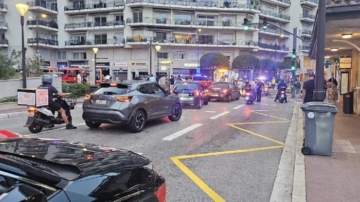 Vụ nổ bom xảy ra tại chung cư có tên Sun’s Palace trên đường Révérend-Père-Louis-Frolla, Monaco. Ảnh: RegisBergonzi/Instagram