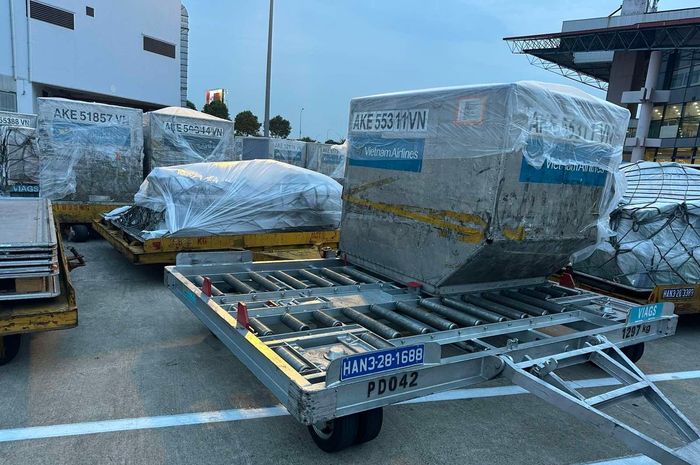 Các lô hàng hỗ trợ được đóng gói, kiểm tra cẩn thận trước khi tiến hành các bước tiếp theo của quy trình vận chuyển