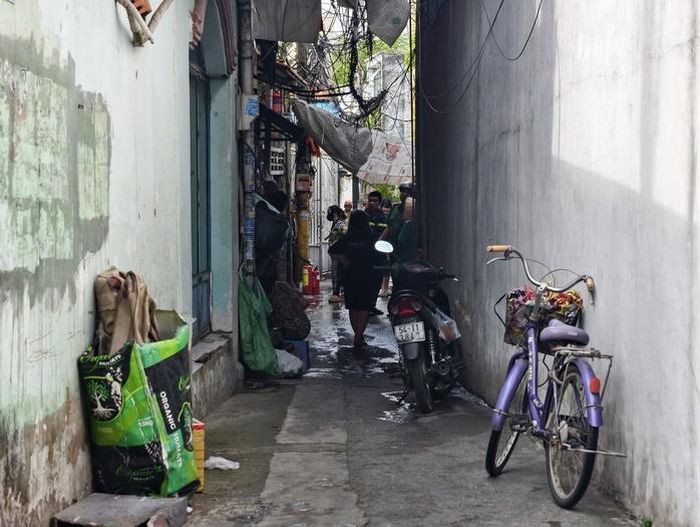 Căn nhà bị hỏa hoạn nằm trong hẻm ở phường Hiệp Bình.