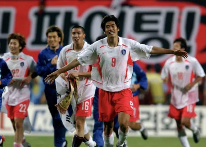 Seol Ki-hyun và Hàn Quốc đánh bại tuyển Ý năm 2002
