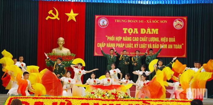  Chương trình văn nghệ tại tọa đàm. 
