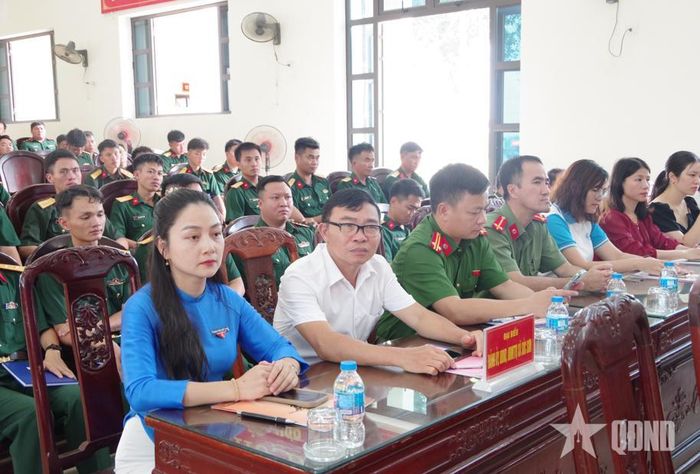  Các đại biểu dự tọa đàm.