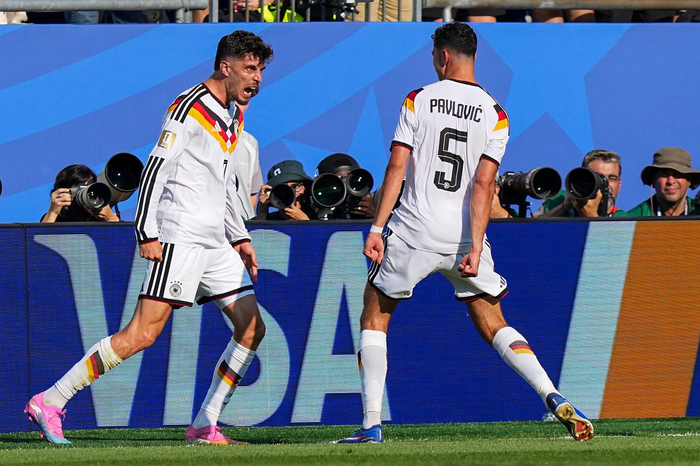 Niềm vui của Kai Havertz cùng đồng đội sau khi có bàn thắng gỡ hòa 1-1 cho Đức. Ảnh: AP