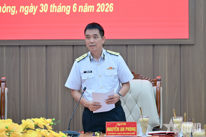 Phó đô đốc Nguyễn An Phong, Bí thư Đảng ủy, Chính ủy Quân chủng Hải quân phát biểu.