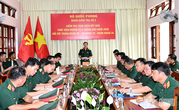 Thượng tướng Trương Thiên Tô kết luận buổi kiểm tra.